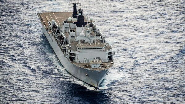 Десантный корабль Королевского флота Великобритании HMS Bulwark
