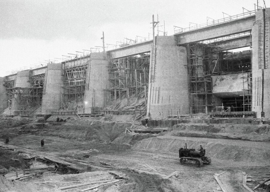 Строительство канала Москва-Волга
