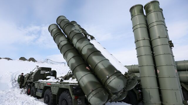Военнослужащие боевого расчета возле зенитного ракетного комплекса С-400 Триумф - РИА Новости, 1920, 21.12.2022