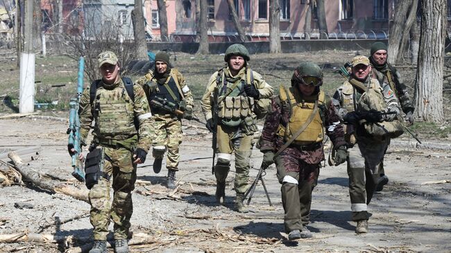 Военнослужащие Народной милиции ДНР в Мариуполе