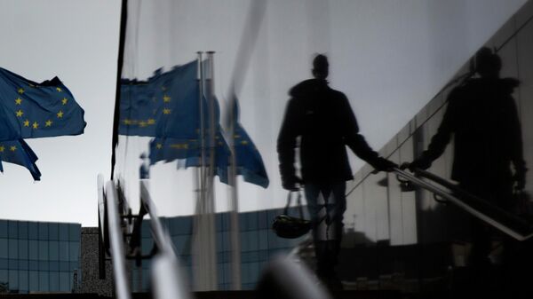 Флаги Евросоюза возле штаб-квартиры ЕС в Брюсселе