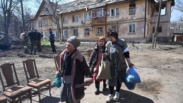  Бойцы НМ ДНР проводят эвакуацию мирных жителей Мариуполя