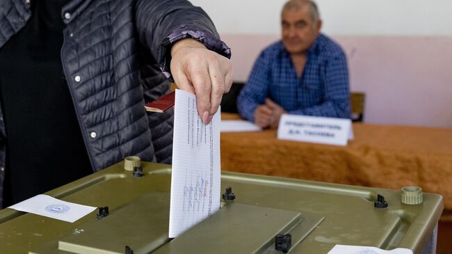 Голосование на выборах главы республики в поселке Дзау