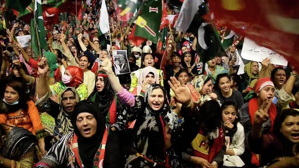 Многотысячный митинг в поддержку экс-премьера Пакистана Имрана Хана