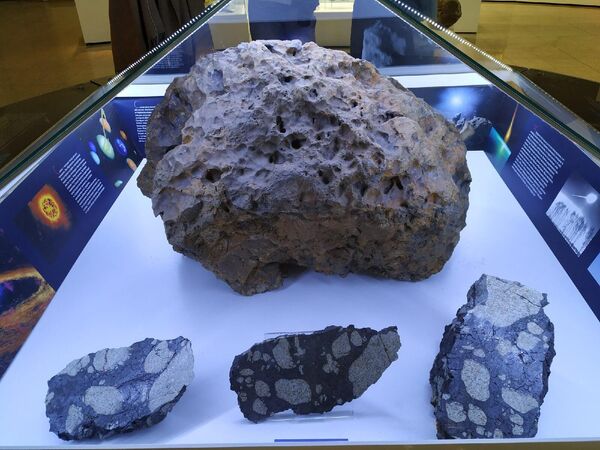 Челябинский метеорит<br />
