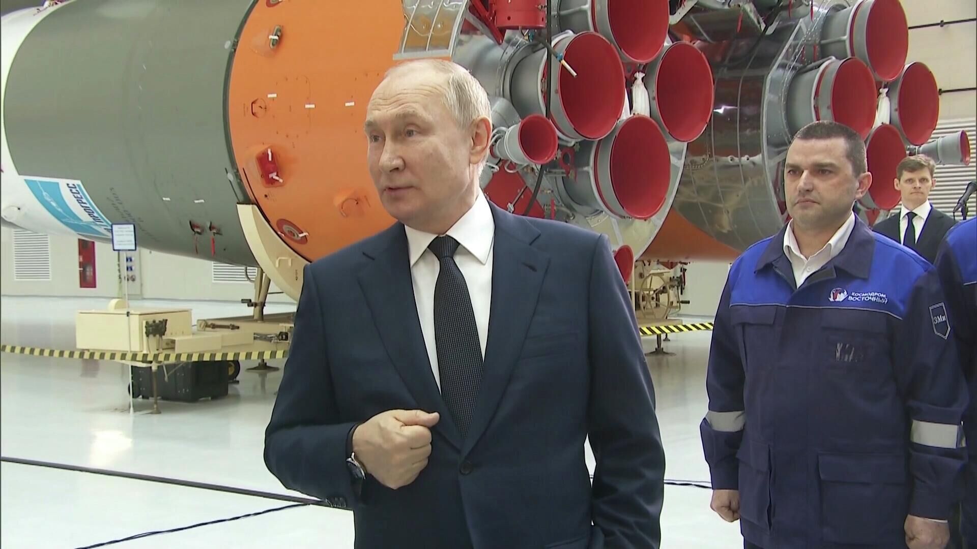 Путин сообщил, что Россия намерена возобновить лунную программу - РИА Новости, 1920, 12.04.2022