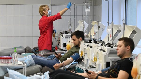 Доноры сдают кровь в Центре крови ФМБА