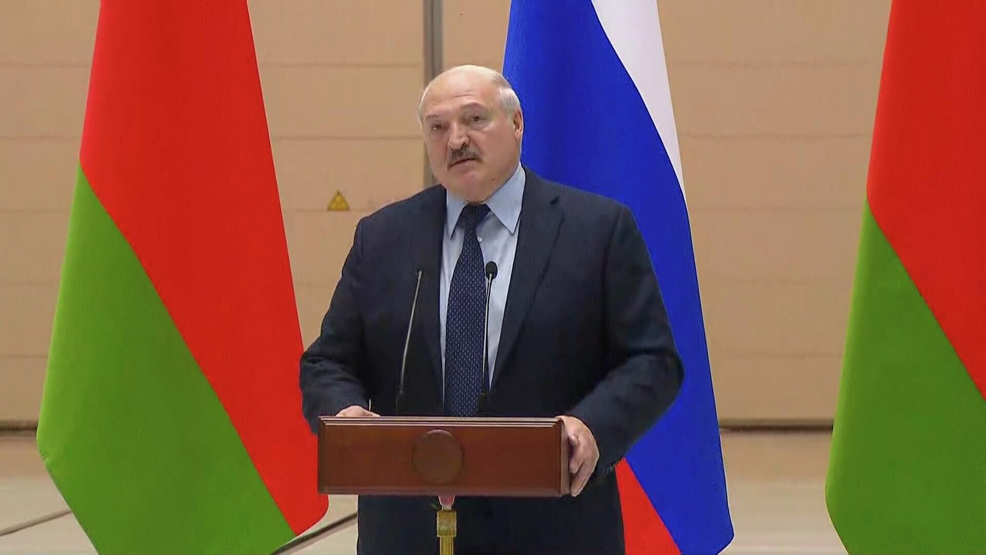 Лукашенко о том, что быть младшим братом не обидно - РИА Новости, 1920, 12.04.2022