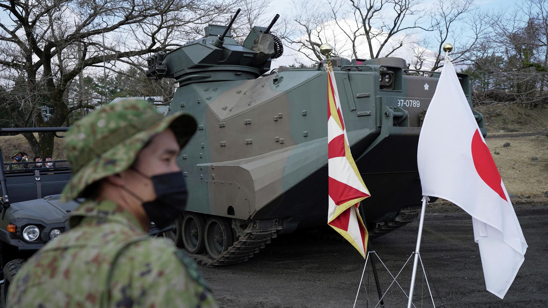 Десантно-штурмовая машина-амфибия 7 (AVV7) Сухопутных сил самообороны Японии - РИА Новости, 1920, 09.01.2023