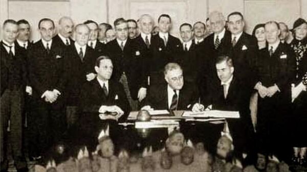 Подписание Пакта Рериха в Белом Доме, Вашингтон, США. 15 апреля 1935 года