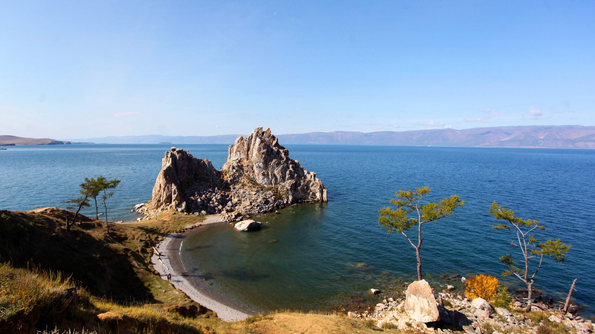 Мыс Бурхан, скала Шаманка на острове Ольхон в Иркутской области - РИА Новости, 1920, 11.05.2022