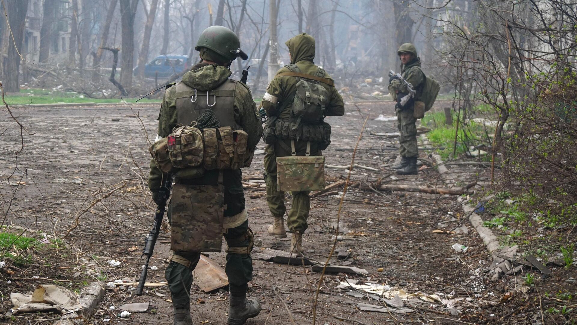 Военнослужащие НМ ДНР в кварталах, примыкающих к заводу Азовсталь в Мариуполе - РИА Новости, 1920, 14.04.2022