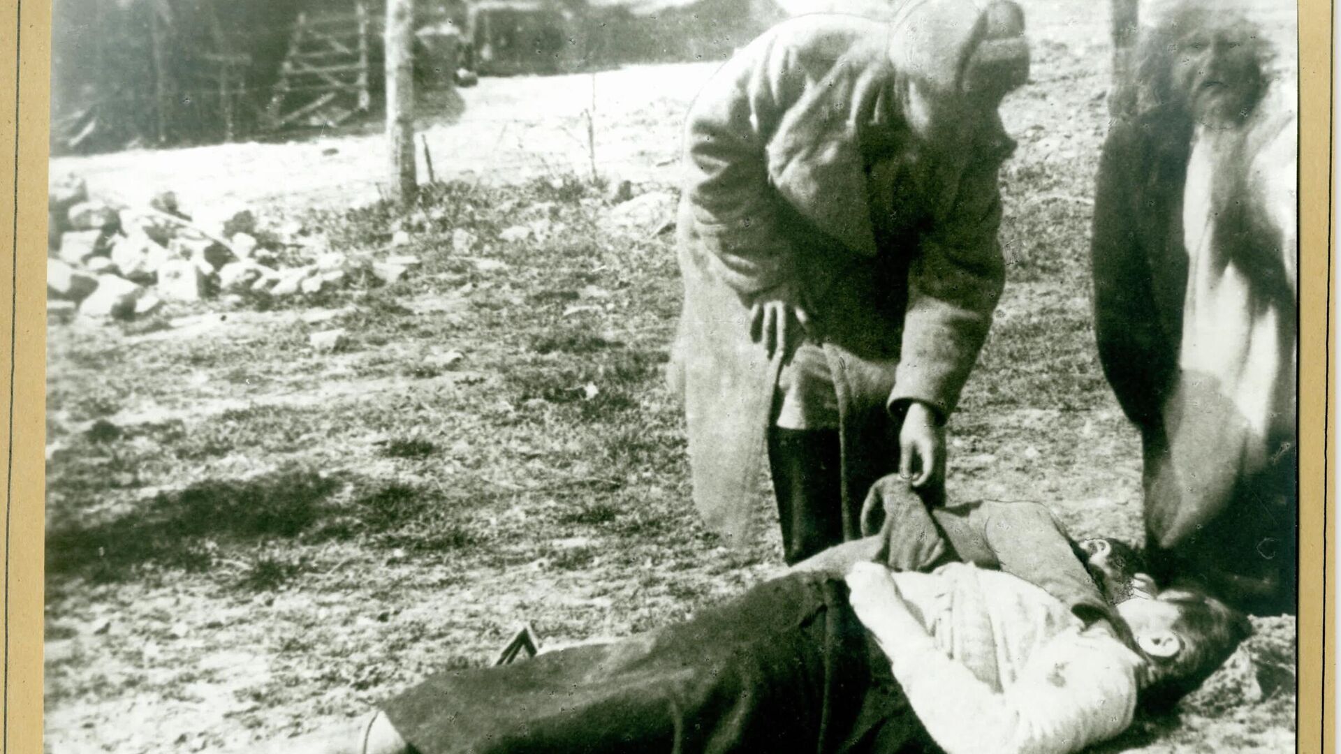 Фотография из рассекреченных материалов о зверствах фашистов в городе Старый Крым в апреле 1944 года - РИА Новости, 1920, 15.04.2022