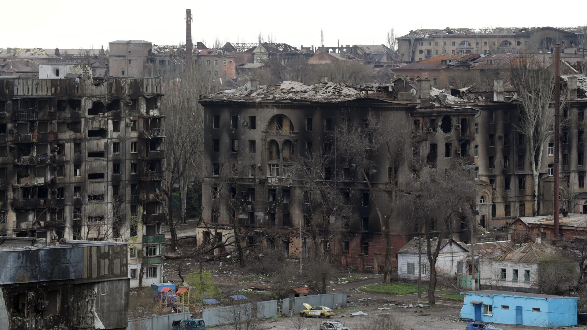 Разрушенные дома в Мариуполе - РИА Новости, 1920, 17.04.2022