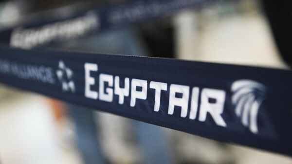 Ограничительная лента у стойки регистрации авиакомпании EgyptAir 