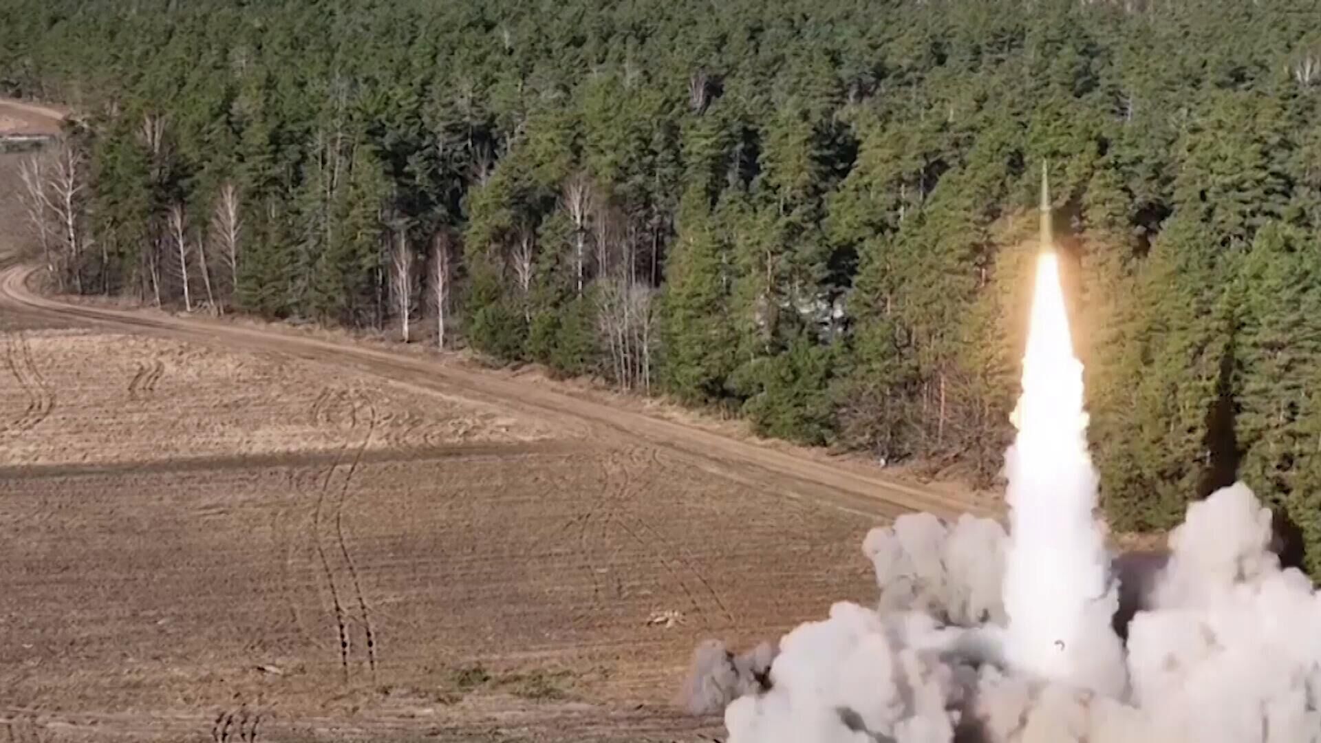 Работа Искандера по уничтожению командного пункта бригады ВСУ. Видео Минобороны РФ - РИА Новости, 1920, 18.04.2022