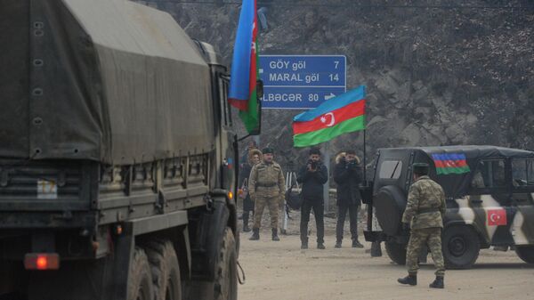 Колонна азербайджанских военных. Архивное фото