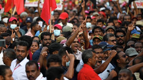 Акция протеста из-за экономического кризиса на острове Шри-Ланка