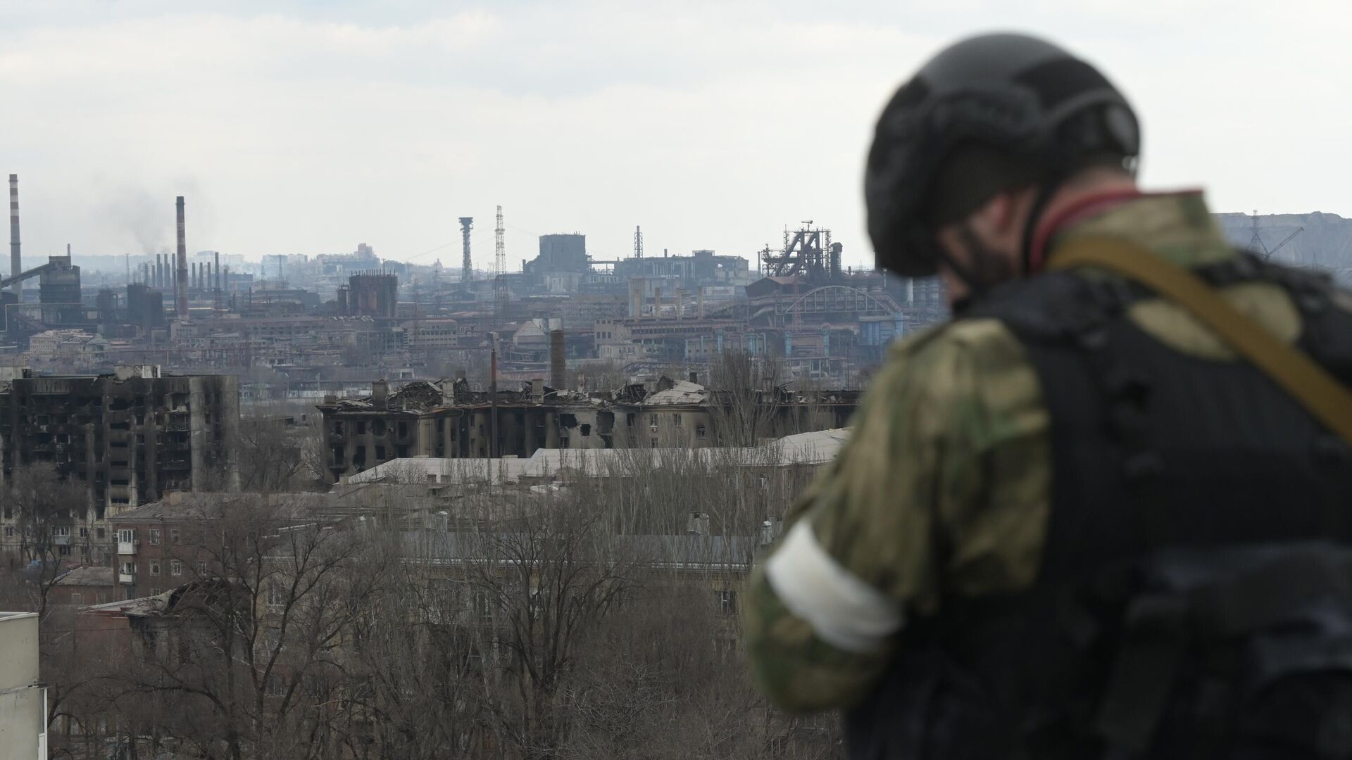 Вид Мариуполя в сторону металлургического комбината Азовсталь - РИА Новости, 1920, 19.04.2022