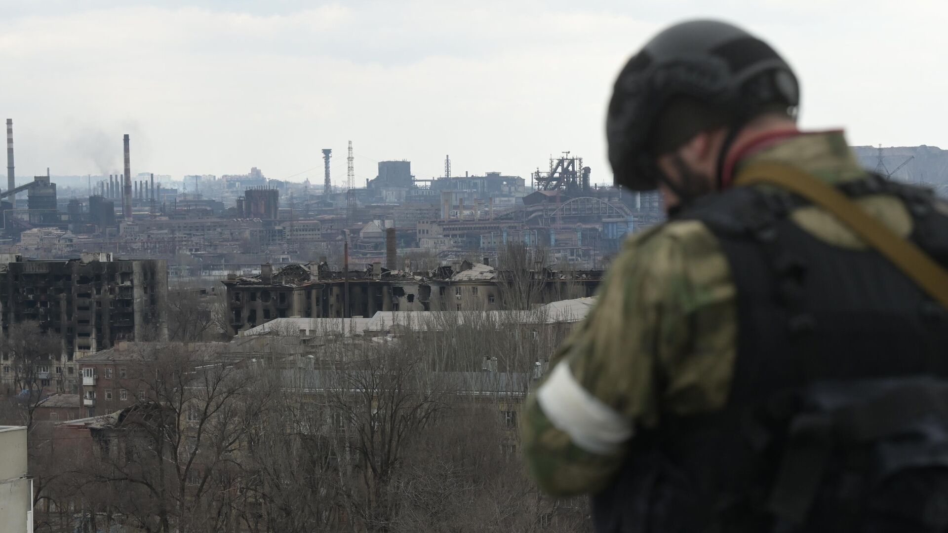 Вид Мариуполя в сторону металлургического комбината Азовсталь - РИА Новости, 1920, 21.04.2022