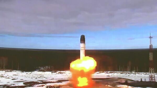 Пуск межконтинентальной баллистической ракеты Сармат на космодроме Плесецк