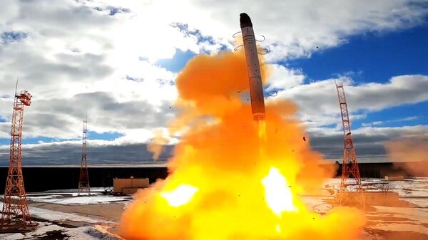 Запуск межконтинентальной баллистической ракеты стационарного базирования Сармат с космодрома Плесецк