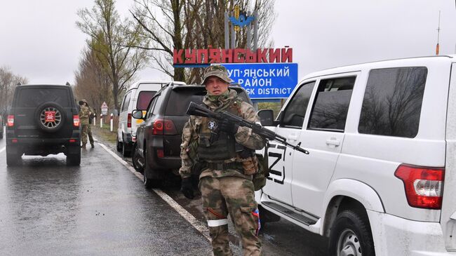 Боец МВД ЛНР на границе Луганской и Харьковской областей