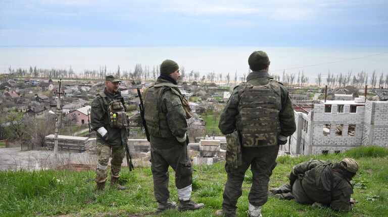 Бойцы Народной милиции ДНР в Левобережном районе Мариуполя