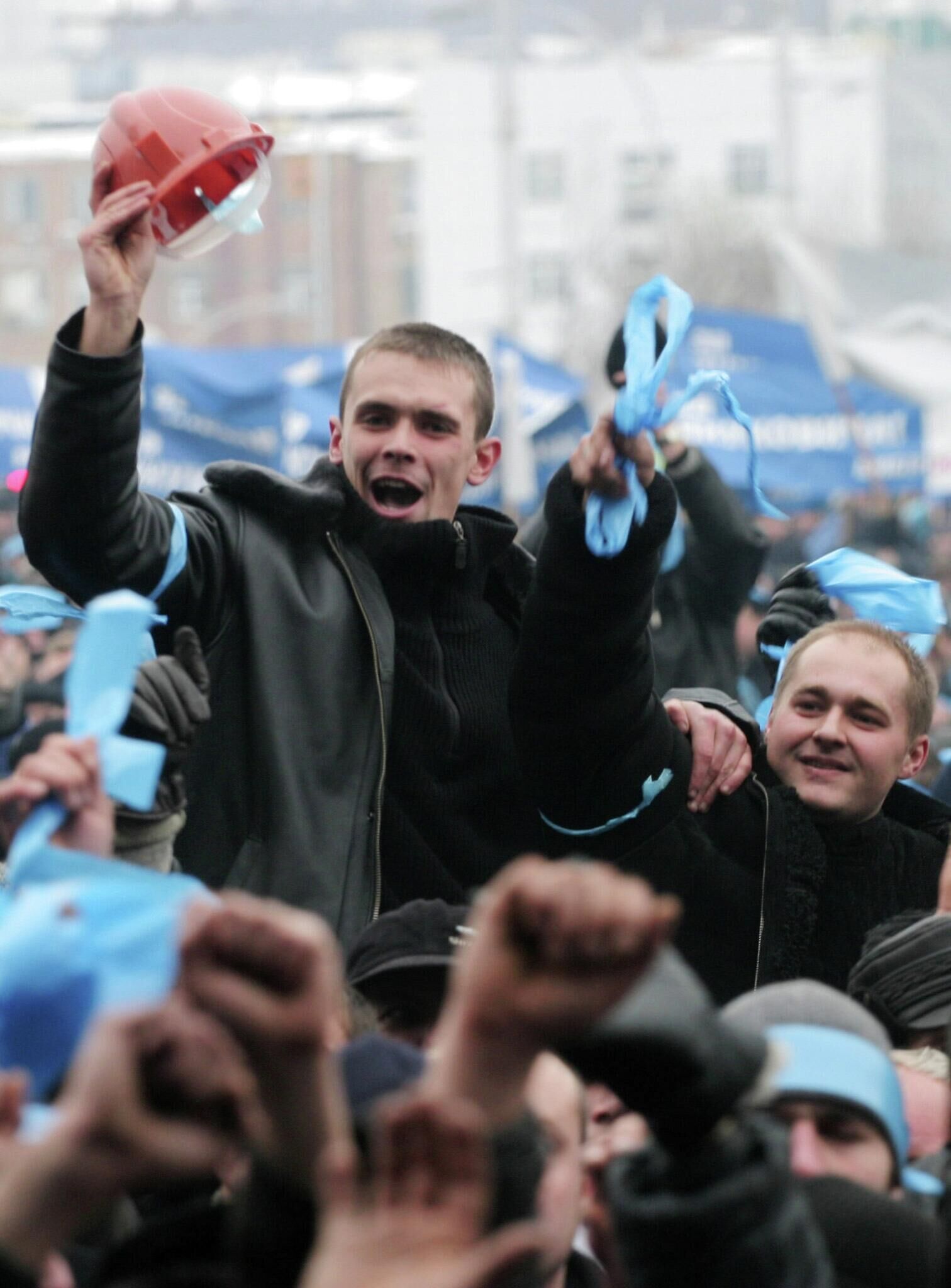 Сторонники Виктора Януковича из Донецка на митинге в его поддержку, который прошел на Вокзальной площади Киева. - РИА Новости, 1920, 22.04.2022