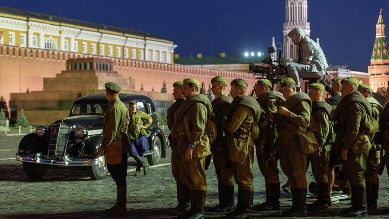 На съемках фильма 1941.Крылья над Берлином