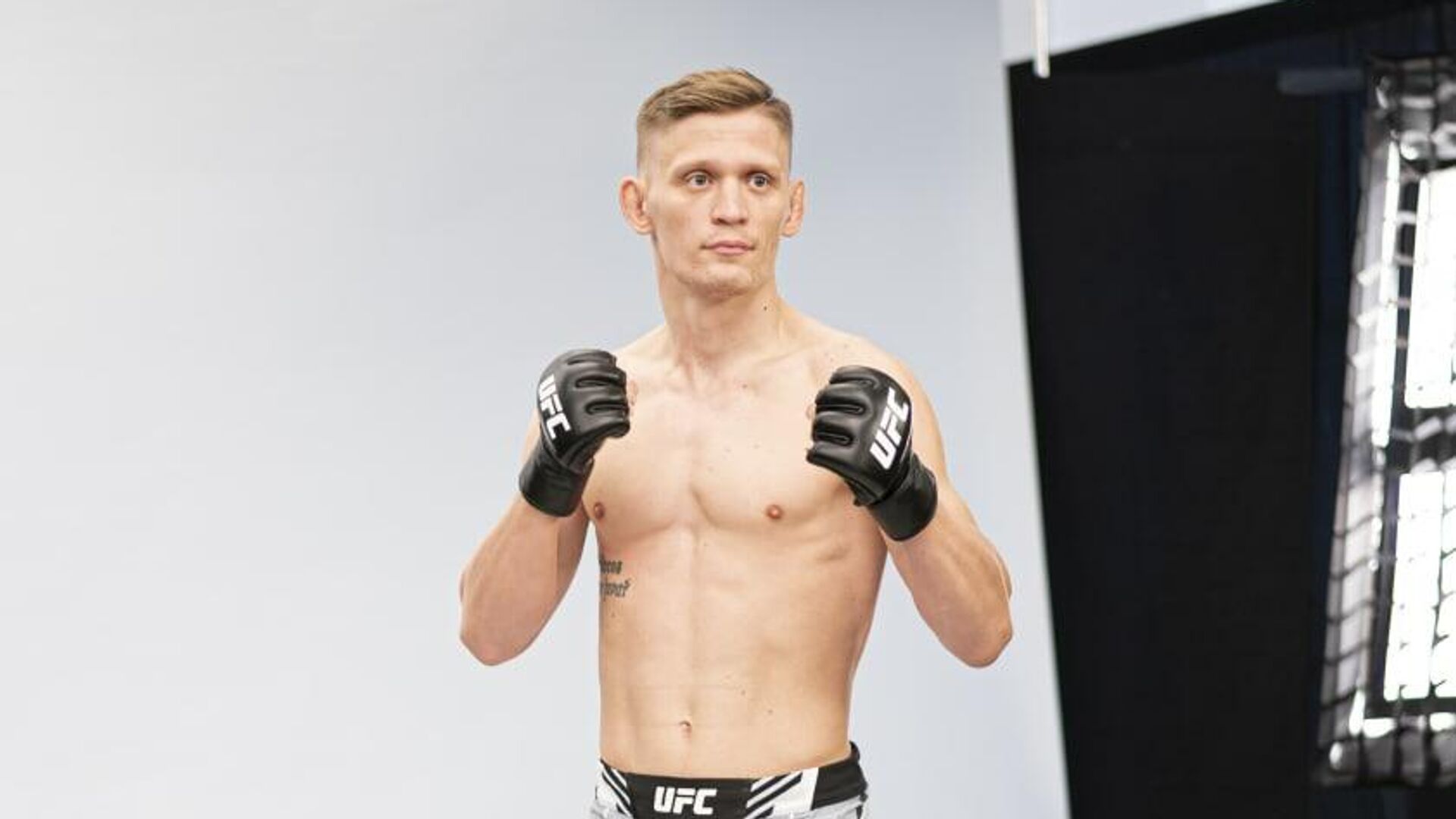 Российский боец ММА Хандожко нокаутировал американца Гранта на турнире UFC в Вегасе 