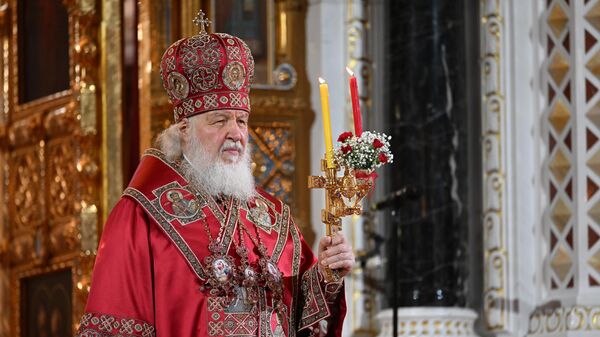 Патриарх Московский и всея Руси Кирилл проводит пасхальное богослужение в храме Христа Спасителя в Москве.