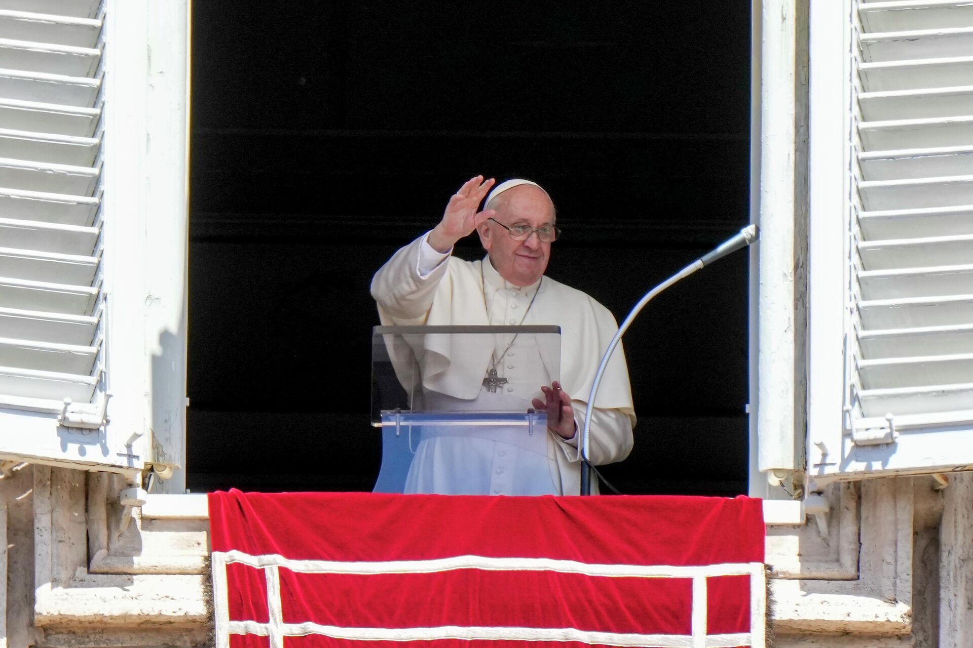 Папа Римский Франциск поздравил христиан в ходе обращения к верующим из окна Апостольского дворца Ватикана - РИА Новости, 1920, 10.03.2023