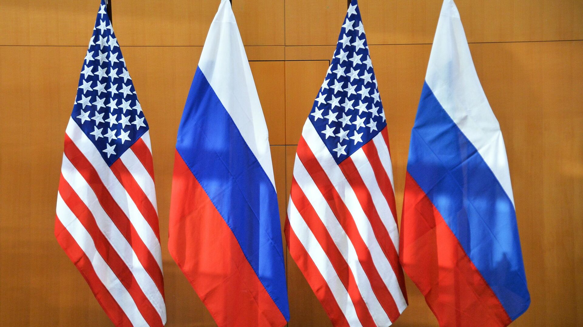 Флаги России и США - РИА Новости, 1920, 11.11.2022