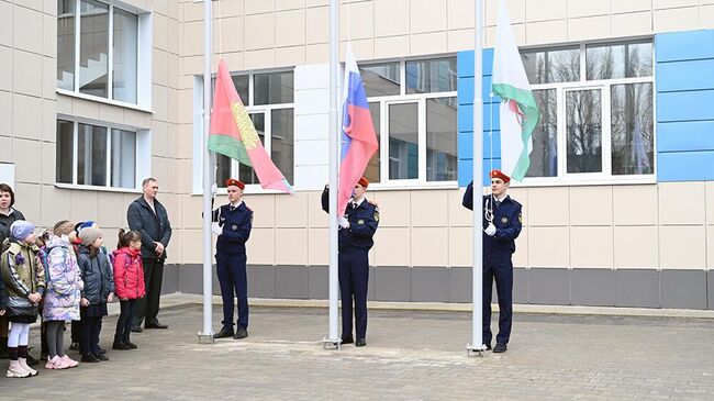 Липецкая область стала одной из первых, где ввели традицию поднятия флага