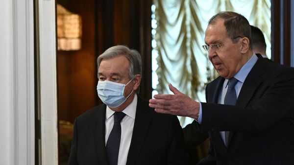 Министр иностранных дел РФ Сергей Лавров и генеральный секретарь ООН Антониу Гутерреш во время встречи в Москве