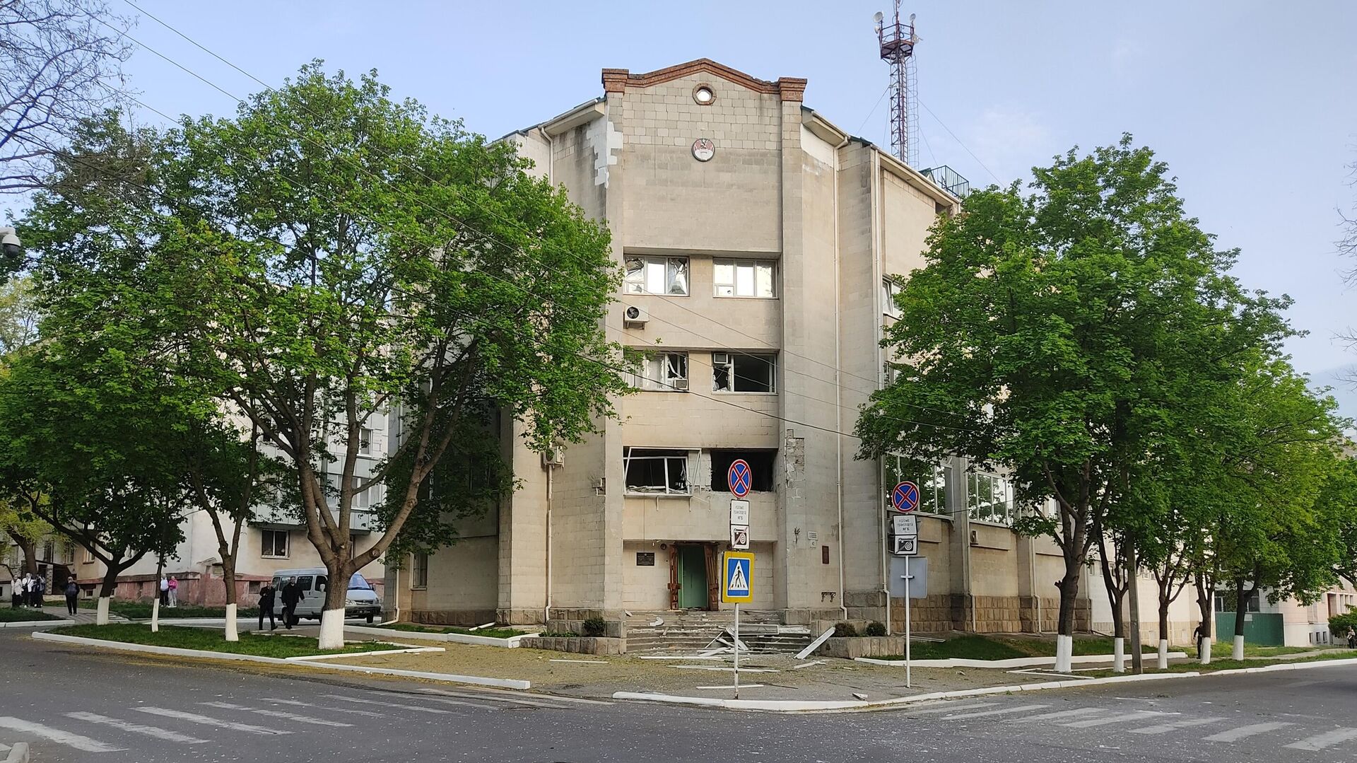 Поврежденное здание МГБ Приднестровья в Тирасполе - РИА Новости, 1920, 26.04.2022