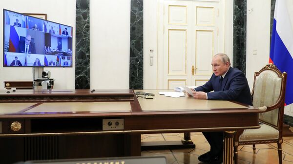 Президент РФ Владимир Путин проводит в режиме видеоконференции заседание Совета при президенте по развитию физической культуры и спорта