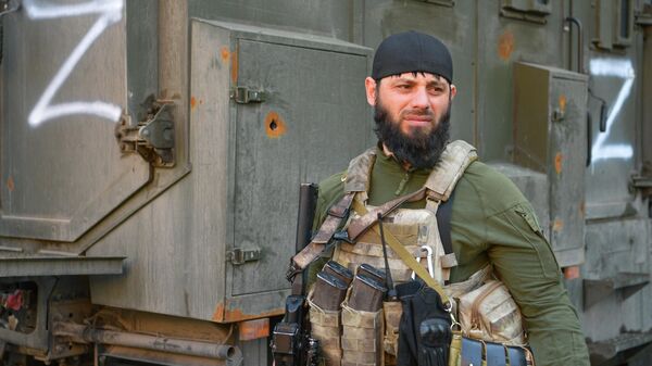 Боец чеченского спецназа в городе Рубежное Луганской народной республики