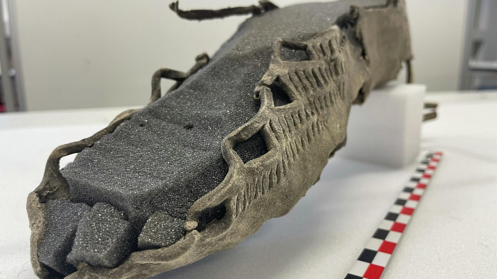 1700-летняя туфля, найденная в Норвегии группой археологов Secrets of the Ice - РИА Новости, 1920, 28.04.2022