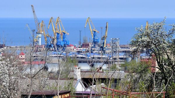 Морской порт в Мариуполе