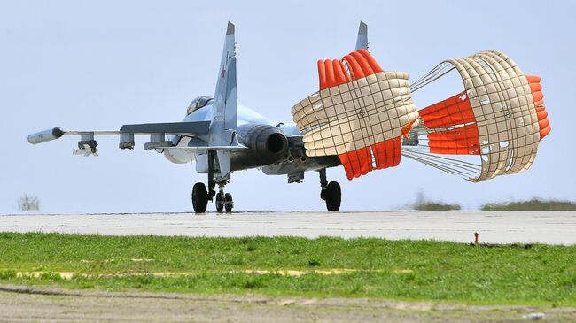 Истребитель Су-35