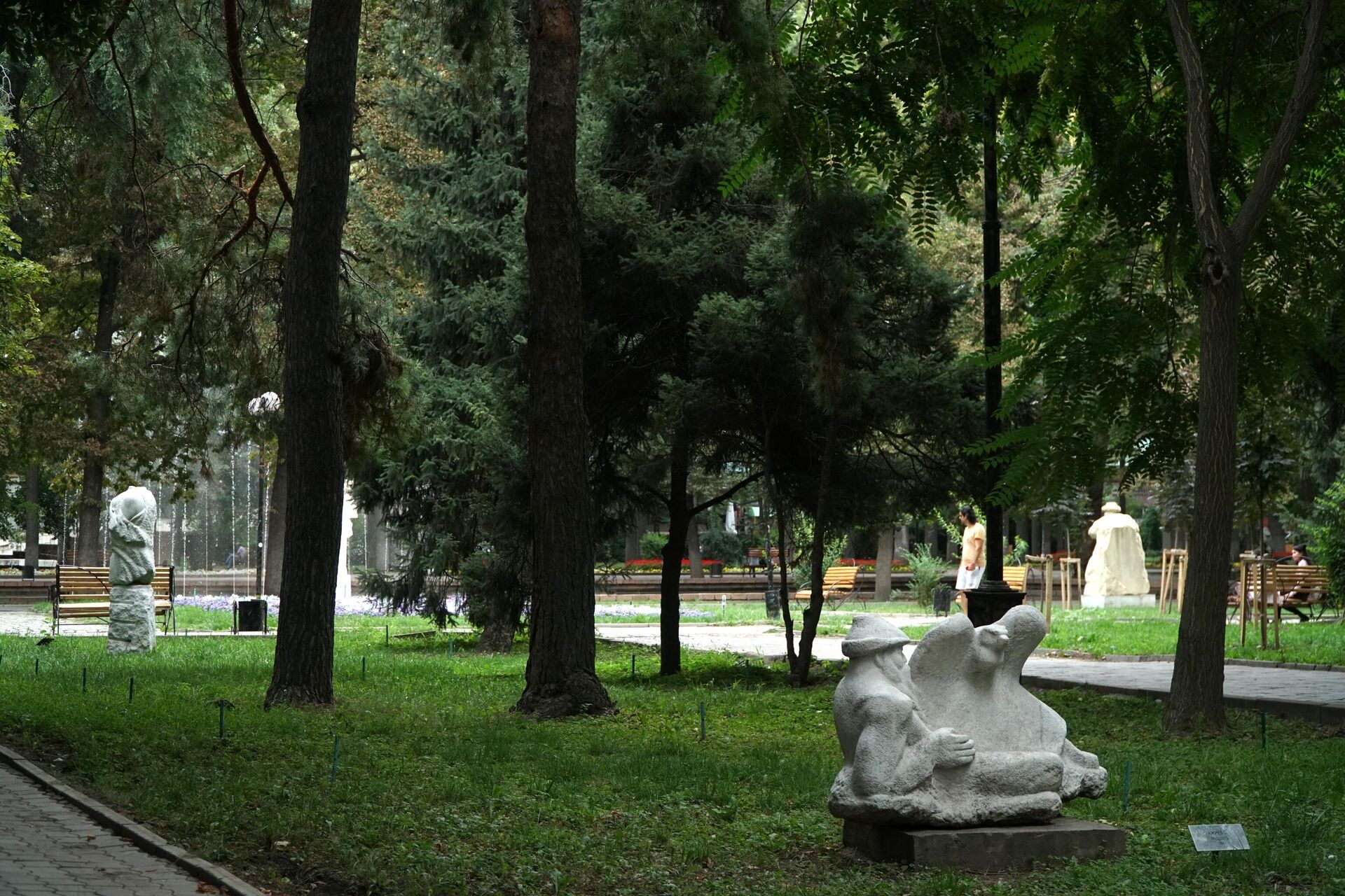 Дубовый парк, Бишкек - РИА Новости, 1920, 28.04.2022