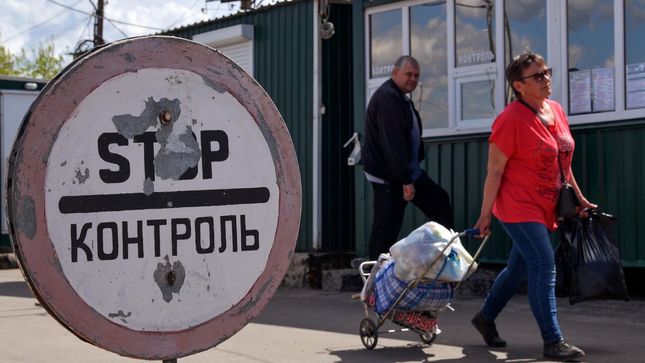 На границе ЛНР и России ликвидировали таможенные посты - РИА Новости,  10.10.2022