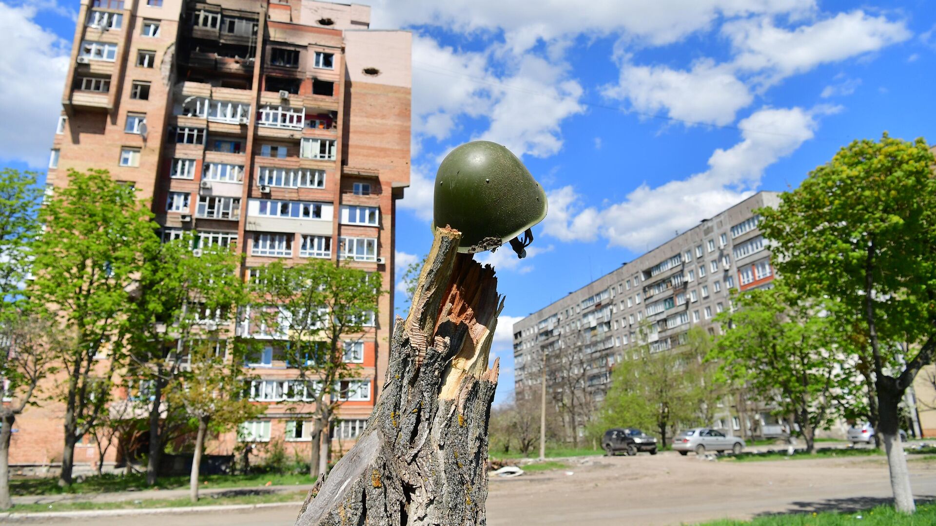 Поврежденные дома в Левобережном районе Мариуполя - РИА Новости, 1920, 28.04.2022