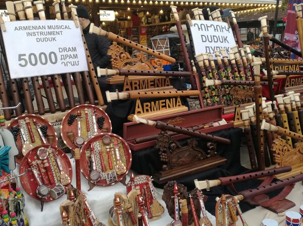 Рынок Вернисаж в Ереване Рынок Вернисаж в Ереване