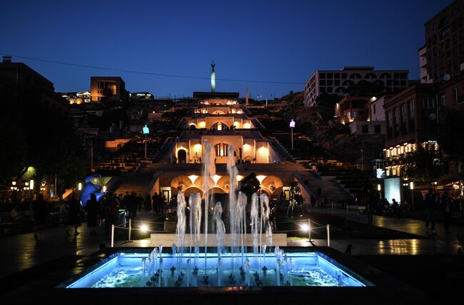 Архитектурно-монументальный комплекс Каскад в Ереване Архитектурно-монументальный комплекс Каскад в Ереване