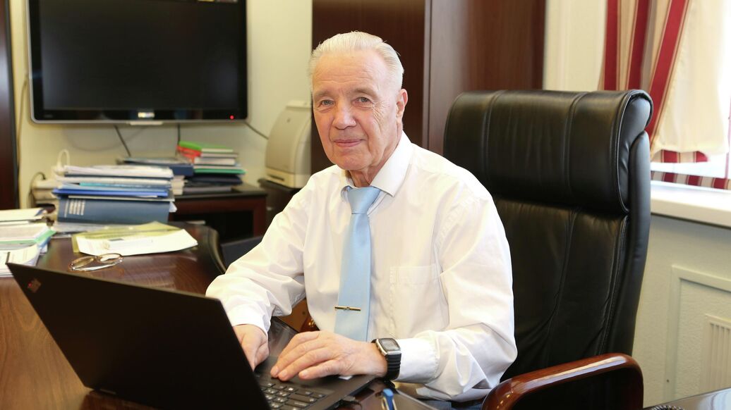 Умер разработчик ядерных боеприпасов Юрий Бармаков