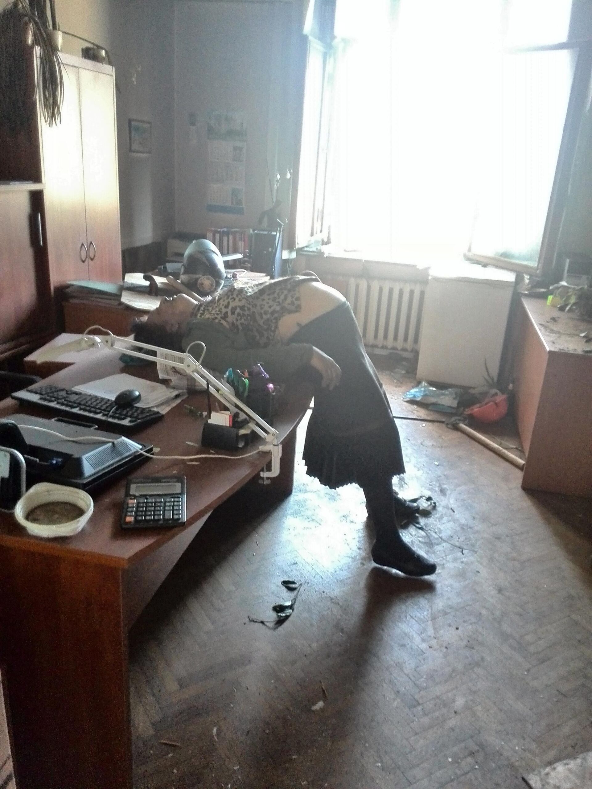 Погибшая женщина в одной из комнат одесского Дома профсоюзов.  - РИА Новости, 1920, 01.05.2022