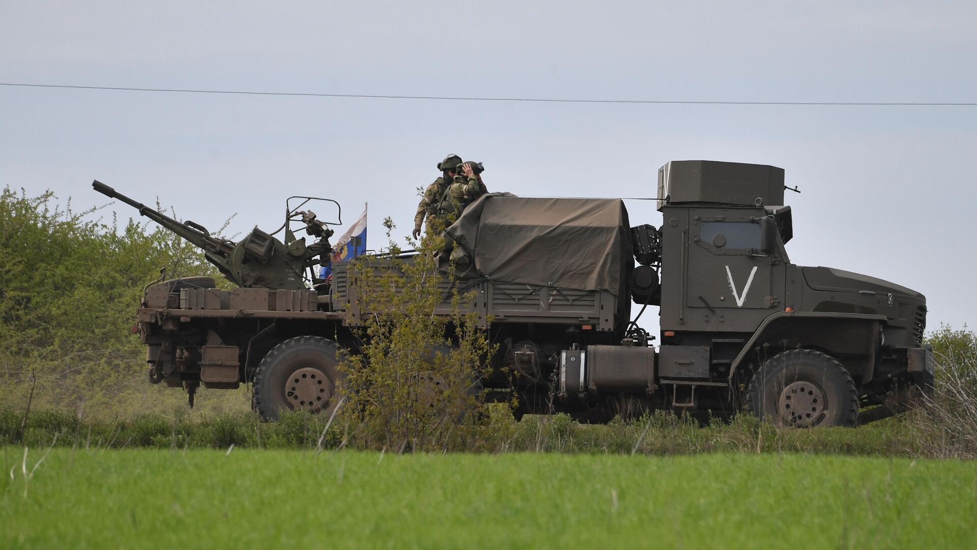 Военнослужащие ВС РФ у зенитной установки ЗУ-23 на базе автомобиля Урал Торнадо на Харьковском направлении - РИА Новости, 1920, 02.08.2022